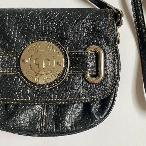 Y2K black faux leather crossbody bag - Picture 3 of 8